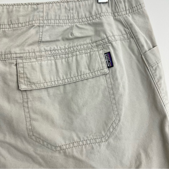 ♦️SOLD♦️PATAGONIA Gray 100% Organic Cotton Flat Front Drawstring Casual Shorts - Picture 5 of 13